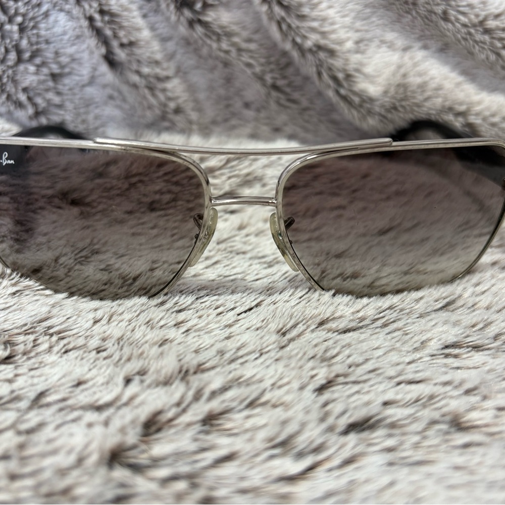 Ray-Ban Gray Gradient Aviator Sunglasses